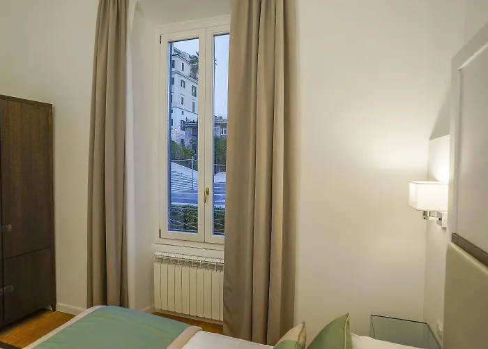 Otel Les Diamants Spanish Steps 2*