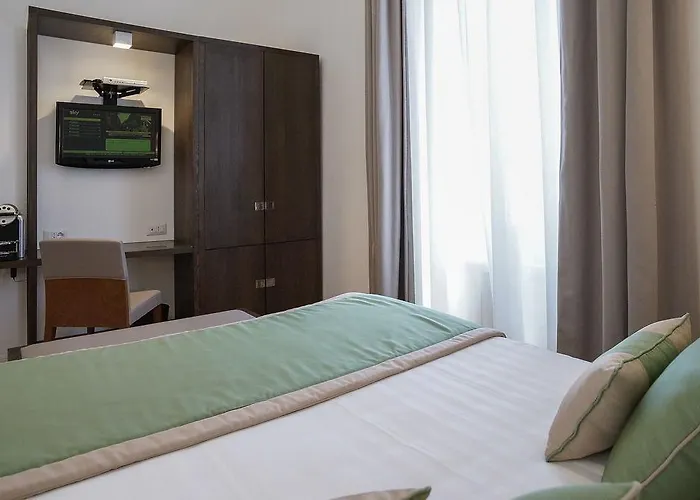Les Diamants Spanish Steps Otel