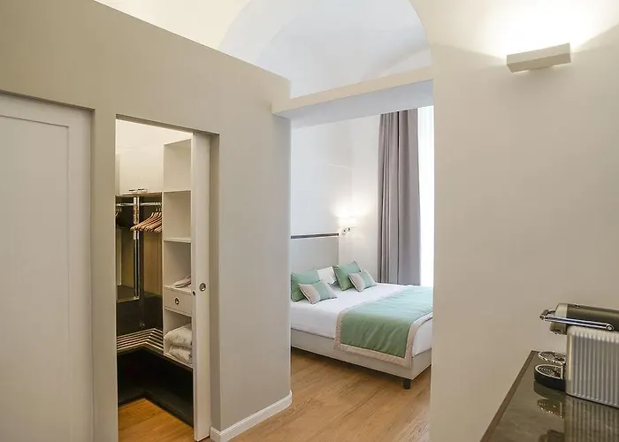 Otel Les Diamants Spanish Steps 2*