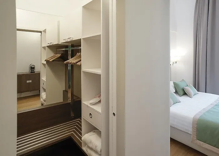 Les Diamants Spanish Steps Otel 2*