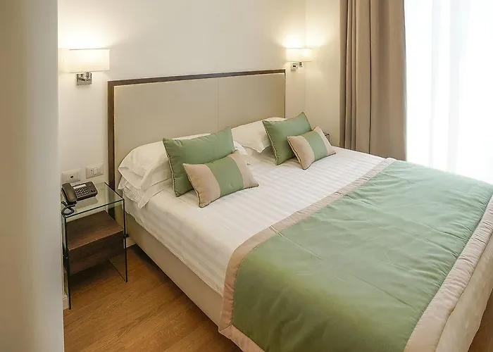 Otel Les Diamants Spanish Steps