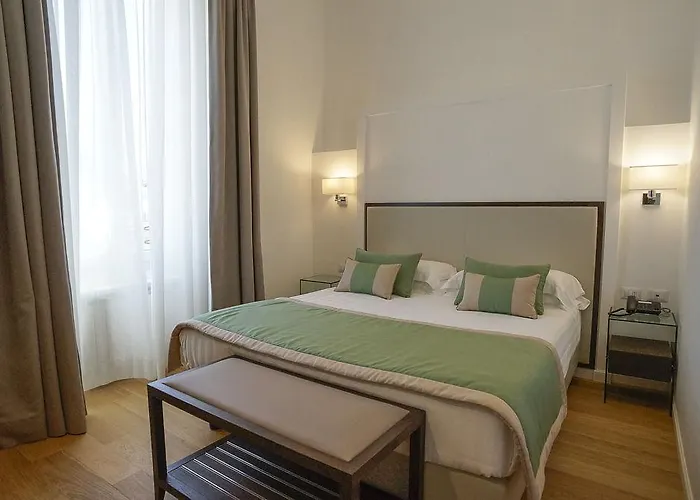 Otel Les Diamants Spanish Steps 2*